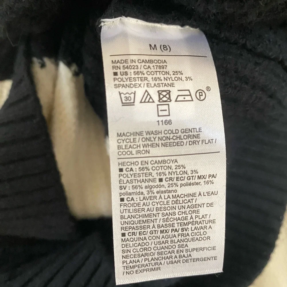 NWT Old Navy Girls SoSoft Black and White Heart Knit Sweater